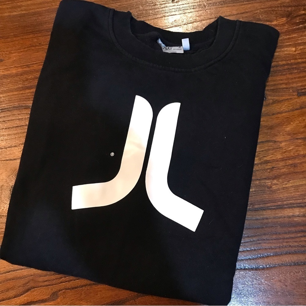 🛹WeSC Icon Crew Sweatshirt - Picture 2 of 9